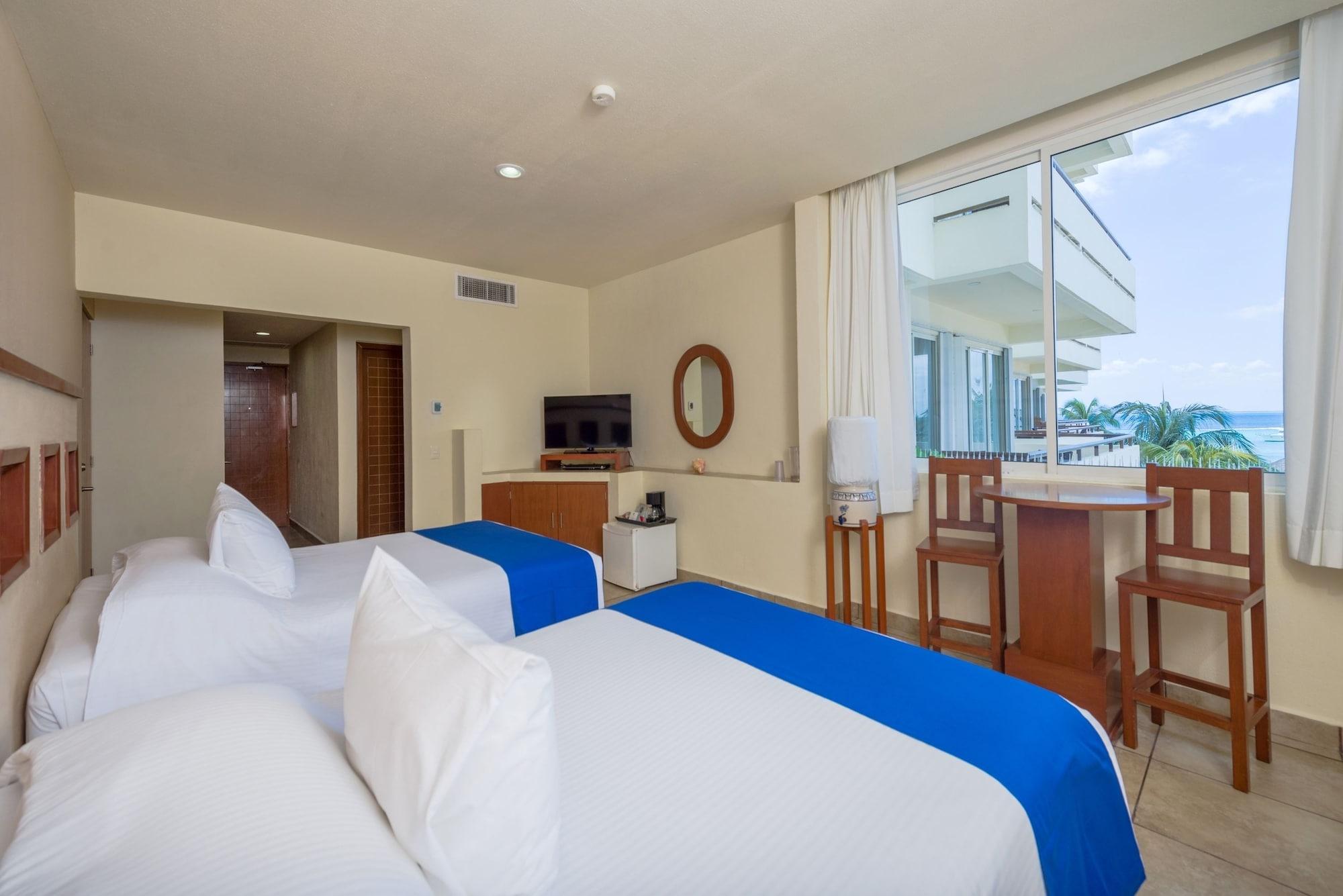 Ixchel Beach Hotel Isla Mujeres Bagian luar foto