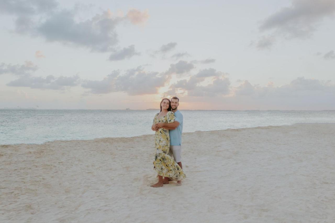Ixchel Beach Hotel Isla Mujeres Bagian luar foto